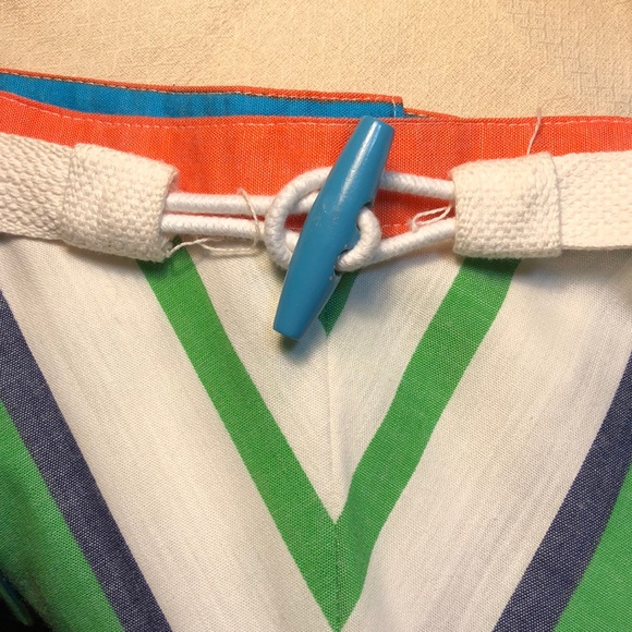 Colorful geometric retro springtime skirt - Picture 4 of 5